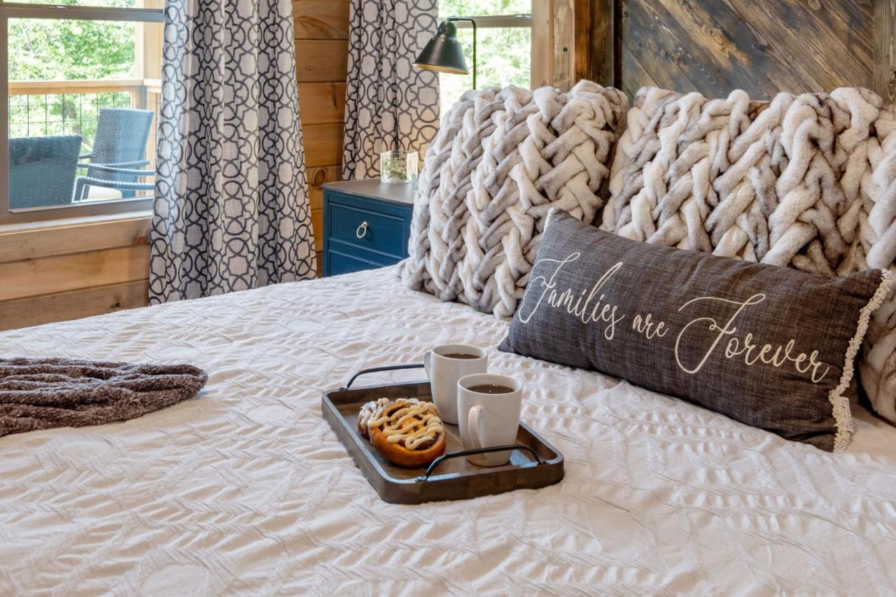New / 3 King Suites / Sleeps12 / View / 5 Mi To Pf / Hot Tub Sevierville Exterior foto