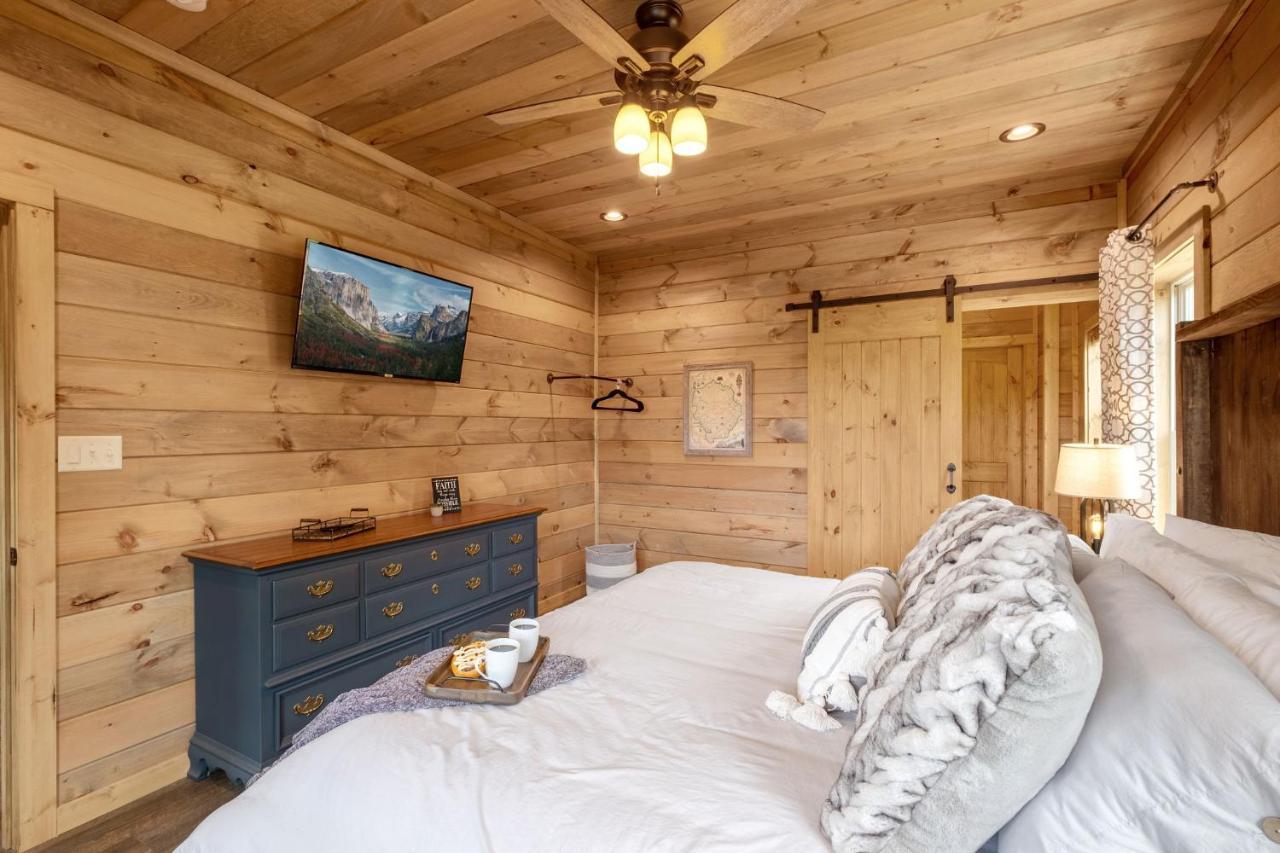 New / 3 King Suites / Sleeps12 / View / 5 Mi To Pf / Hot Tub Sevierville Exterior foto