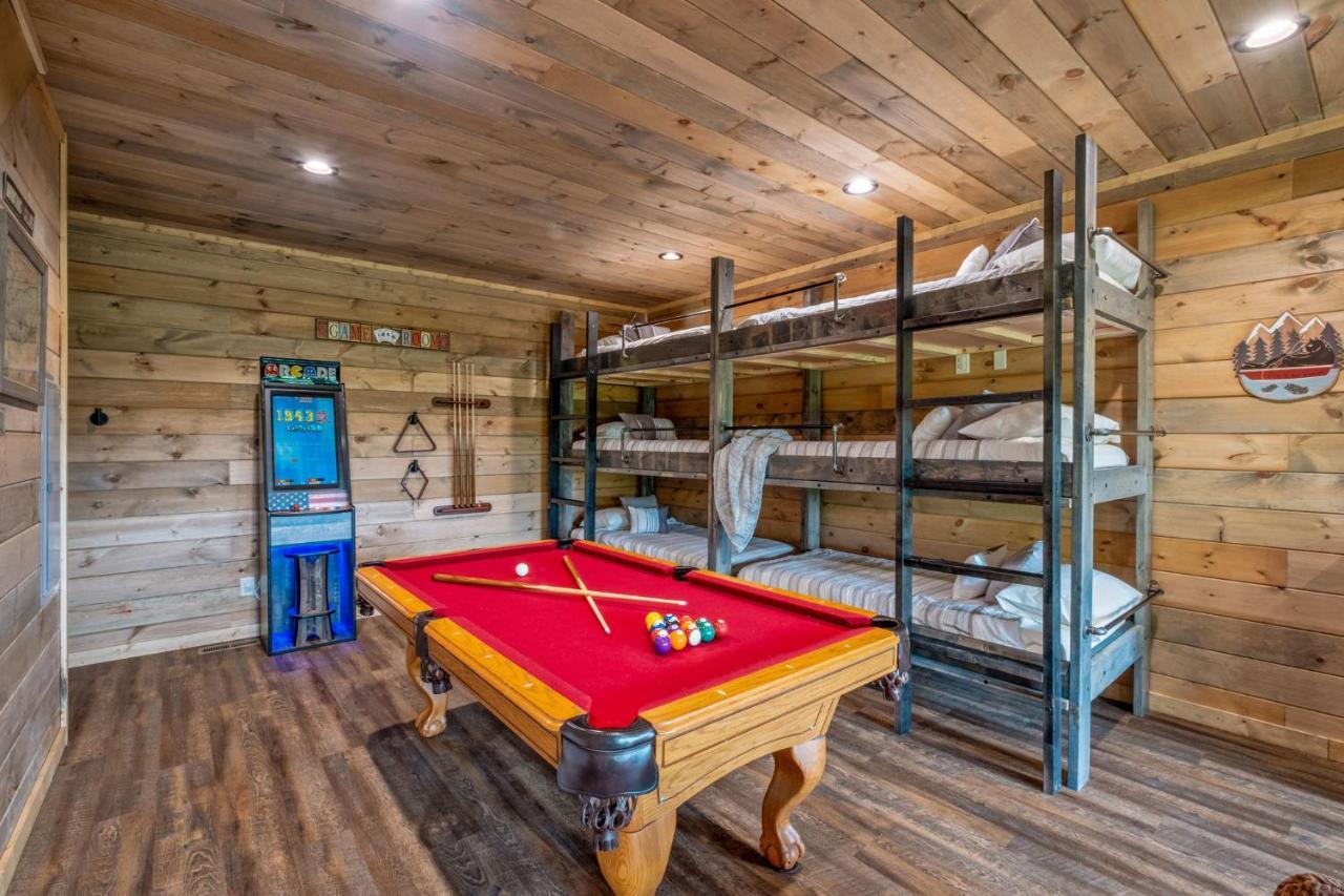 New / 3 King Suites / Sleeps12 / View / 5 Mi To Pf / Hot Tub Sevierville Exterior foto