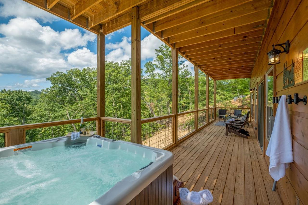 New / 3 King Suites / Sleeps12 / View / 5 Mi To Pf / Hot Tub Sevierville Exterior foto